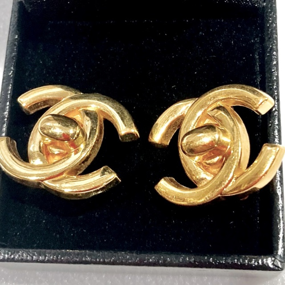 Vintage Chanel Turn Lock CC Gold Clip On Earrings